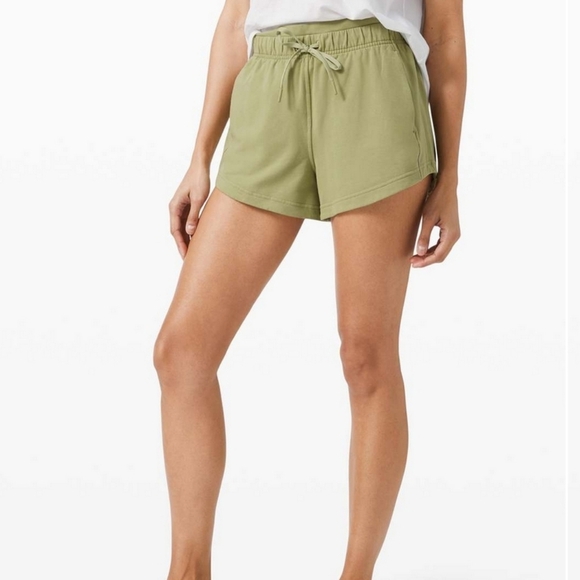 Lululemon Inner Glow Short 3" Liggt Cotton Terry Vista Green Size 4 - Picture 1 of 6